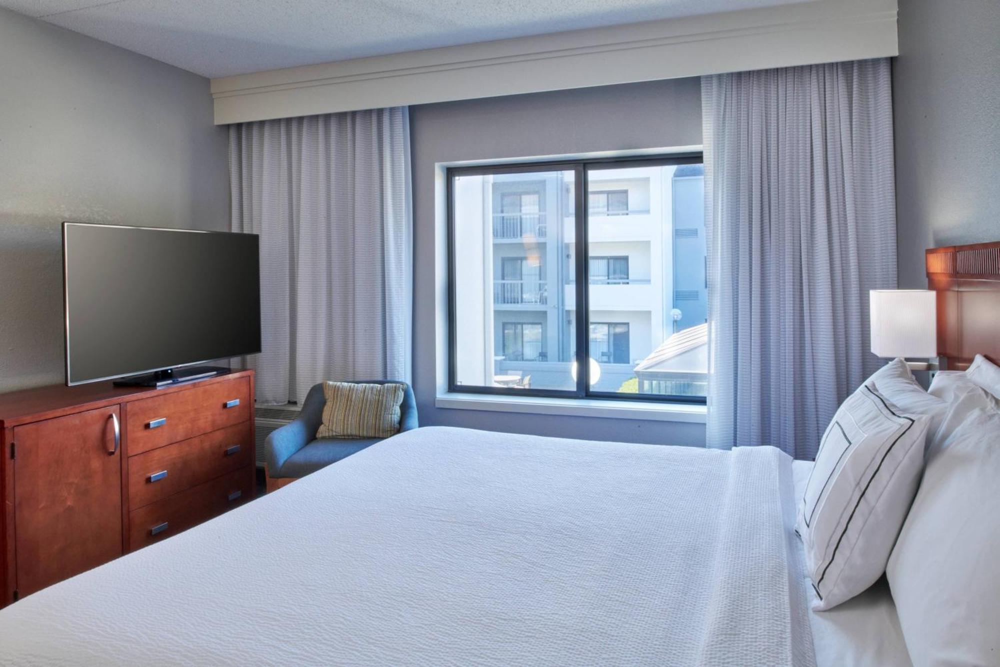 Courtyard By Marriott Indianapolis Castleton Hotel Exterior foto